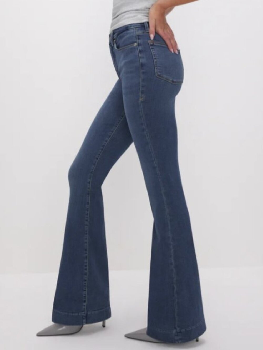 Good American Good Legs Flare Jeans - size 0